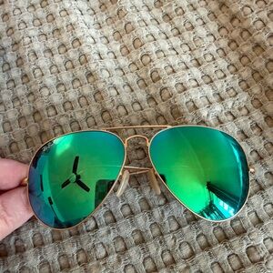 Ray-Ban Aviator Sunglasses with Green Mirrored Lenses and Gold Frame